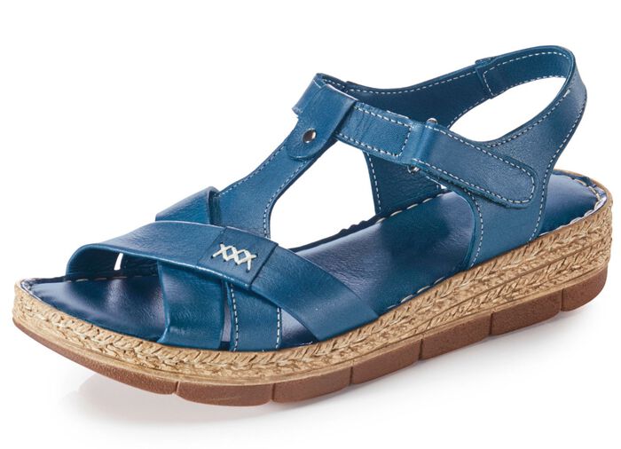 Andrea Conti barsandal gjord av nappal&auml;der i kohud JEANS