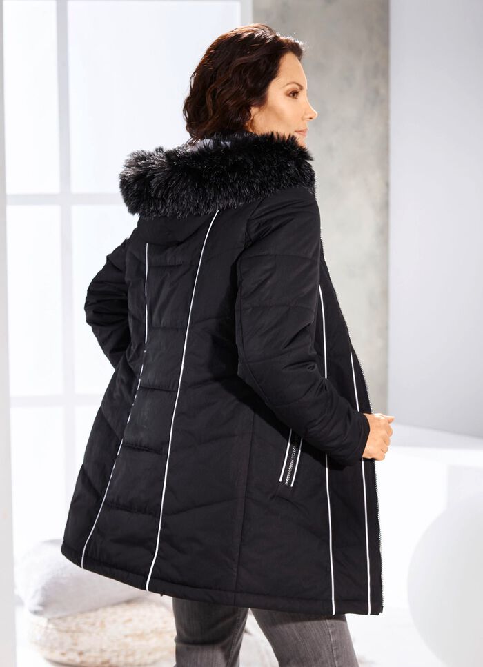 Jacka med kontrasterande passpoaler 