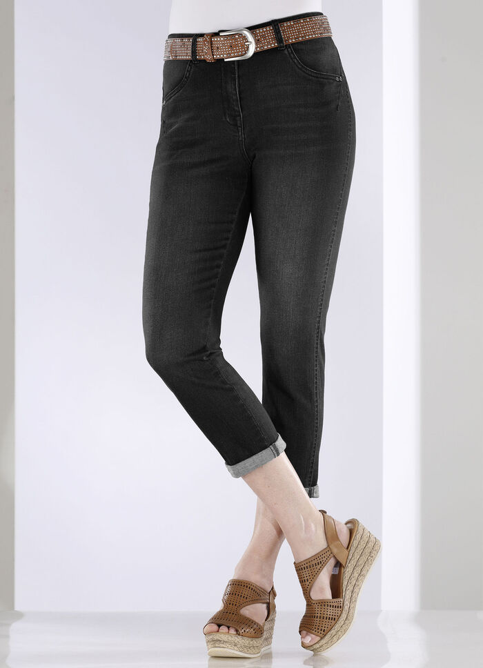 Jeans med push-up effekt SVART