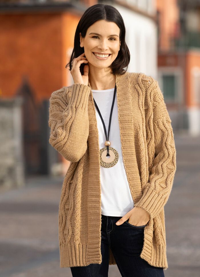 Kraftig stickad kofta 