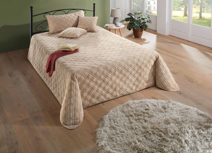 S&auml;ng&ouml;verkast och kuddfodral i manchesterlook 