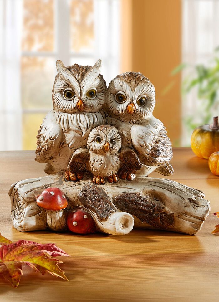 Uggla familj p&aring; tr&auml;dstammen 