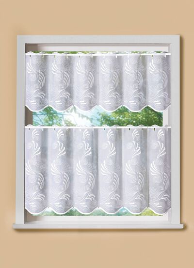 Sofistikerad kort persienn med st&aring;nggenomdragning 