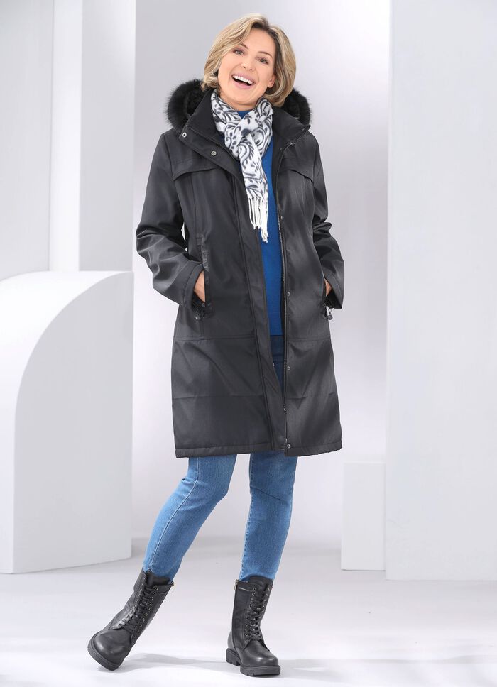 Kort kappa med fast fuskp&auml;lskant 