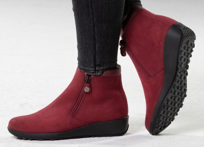 ELENA EDEN st&ouml;vlar med nappal&auml;derkant 