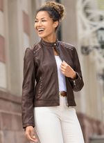 Kort skinnjacka med nitar 