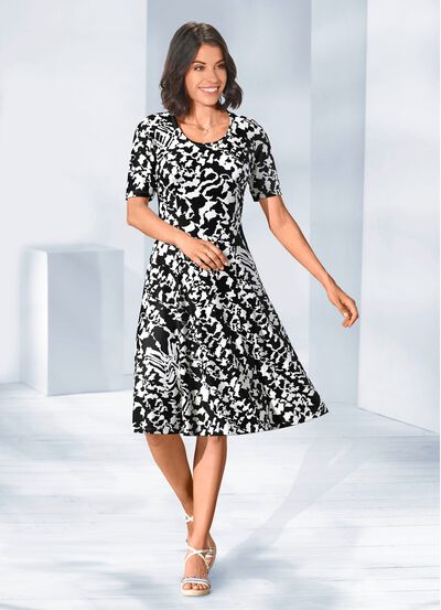 Kjol i sv&auml;ngande form 