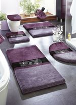 Silkesmjukt badrumsset med gnistrande kristaller 