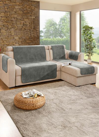 F&aring;t&ouml;lj- och soffskydd med fl&auml;ckskydd och halkskydd 