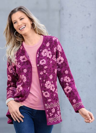 Kofta med s&ouml;t halsringning 