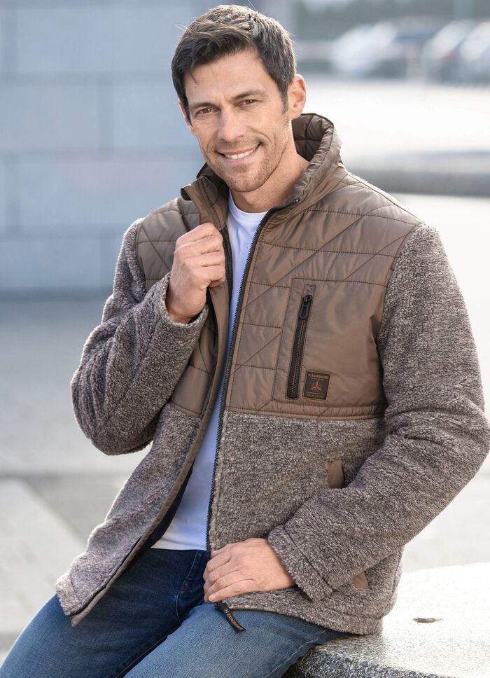 Kort jacka fr&aring;n &ldquo;Gate One&rdquo; 