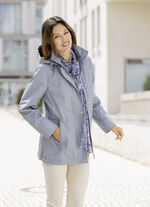 Funktionell jacka med avtagbar huva 