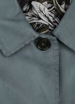 Kort skinnkappa med nedf&auml;llbar krage 