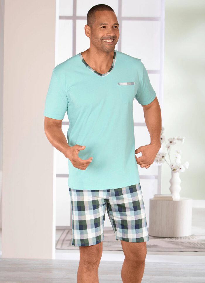 Shorty, 3 delar, med tv&aring; toppar och ett par byxor 