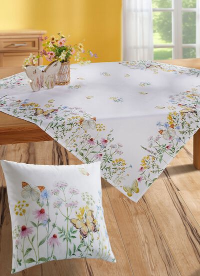 En underbar duk med v&aring;rmotiv 