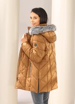 Jacka med avtagbar kant i fuskp&auml;ls 