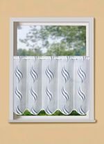 Kort gardin med broderi 