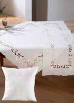 Bord- och rumsdekoration med utarbetade broderier 