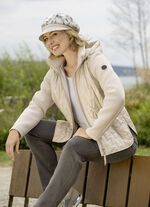 Jacka med trendig laserquiltning 