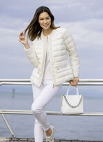 Jacka med dekorativ p&auml;rlkant 