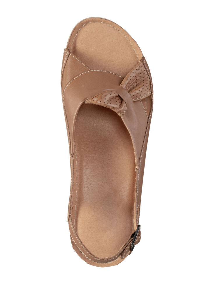 Sandal av delvis perforerat nappaläder, 