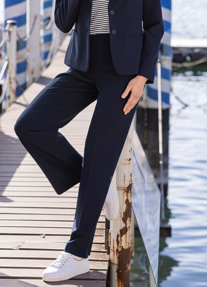 Byxor med fastsydd formpressad midja 