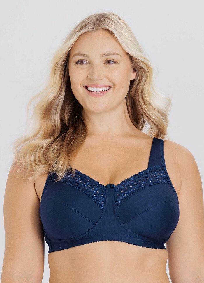 Miss Mary beh&aring; med broderi 