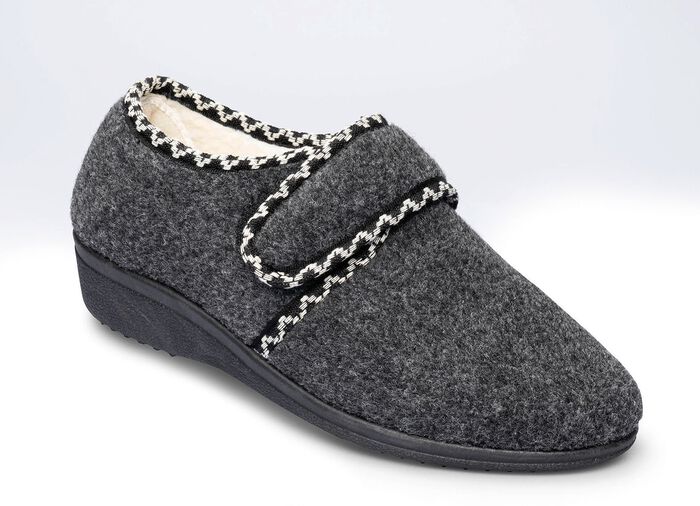 Mysiga tofflor med fluffigt innerfoder GR&Aring;