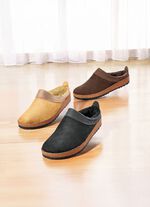 Lammskinnsskor f&ouml;r herr och dam fr&aring;n Haflinger 