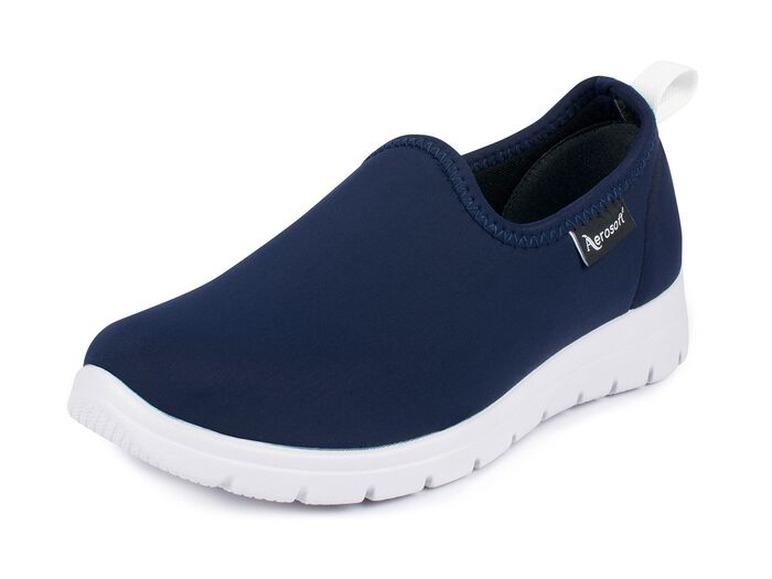 Tofflor med elastisk slip-on 