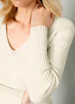 Ribbad stickad tr&ouml;ja 