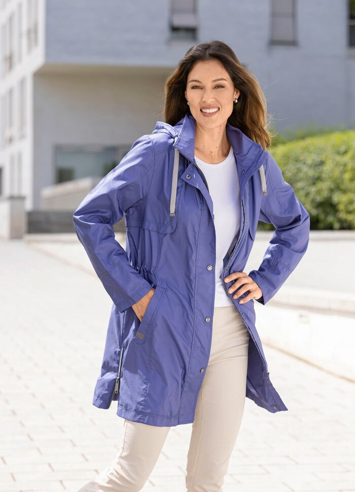 Funktionell kort kappa i trench-look 