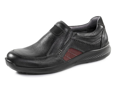 Slipper utrustad med klimatmembran 