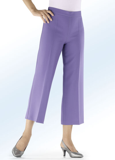 Byxor i moderiktigt f&ouml;rkortad l&auml;ngd 