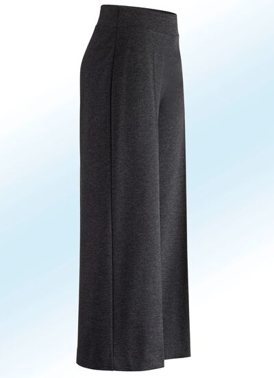 Byxor i moderiktig kort l&auml;ngd 