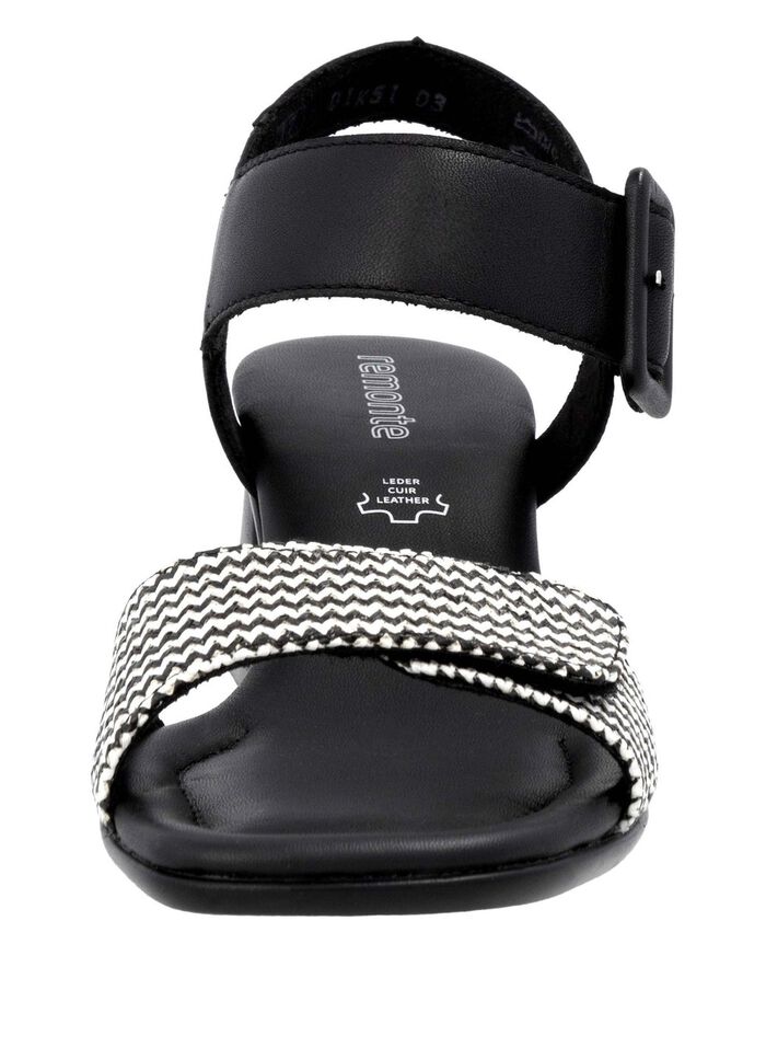 Remonte sandal med fl&auml;tade detaljer SVARTVITT