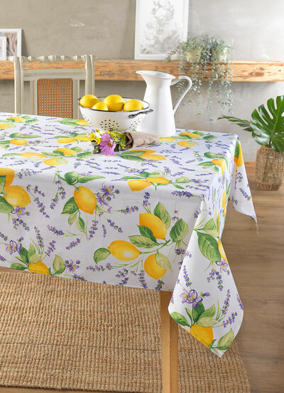 Bords- och rumsdekoration med fl&auml;ckskyddande ytbehandling 