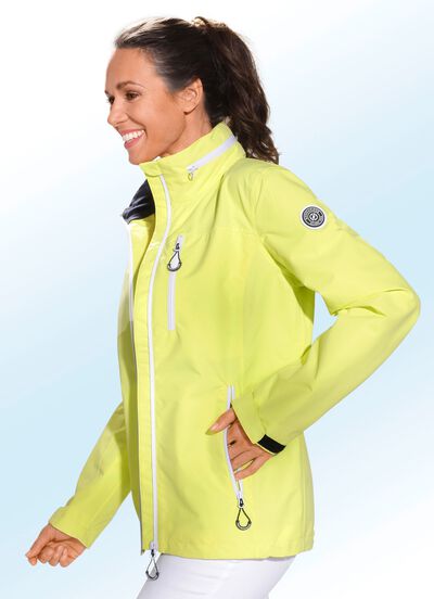 Funktionell jacka med fleecefoder i st&aring;kragen 