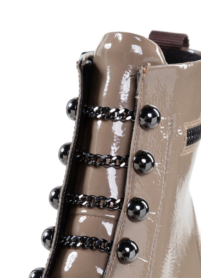 Remonte ankelboots med trendiga dekorativa kedjor i sn&ouml;rningslook 