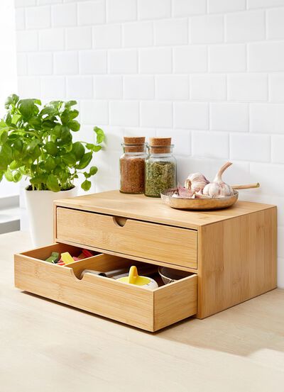 Skåp med lådor i bambu 