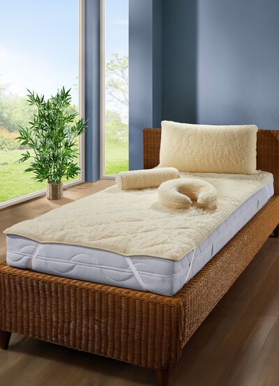 S&auml;ngkl&auml;der tillverkade av ren f&aring;rull 