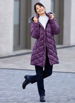 Kort kappa med avtagbar fuskp&auml;lskant LILA