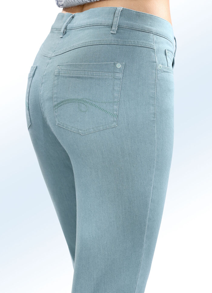 Superbekväma jeans i 5-ficksmodell 