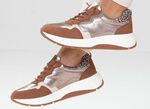 Caprice, trendiga damsneakers, bredd G, med avtagbar fotb&auml;dd COGNAC-ALTGOLD