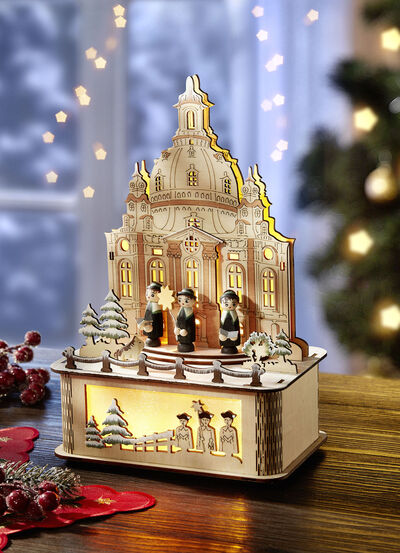 Upplyst trädekoration 