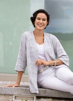 Kofta med blandade m&ouml;nster i v&aring;gdesign HELLGRAU