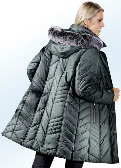 Kort kappa med avtagbar huva  Kort kappa med avtagbar huva