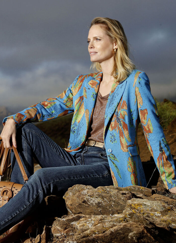 Blazer i h&ouml;gkvalitativ jacquardstickad 