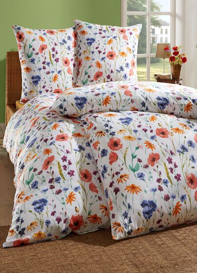 S&auml;ngkl&auml;der i mikrofiberkvalitet tryckt p&aring; b&aring;da sidor 