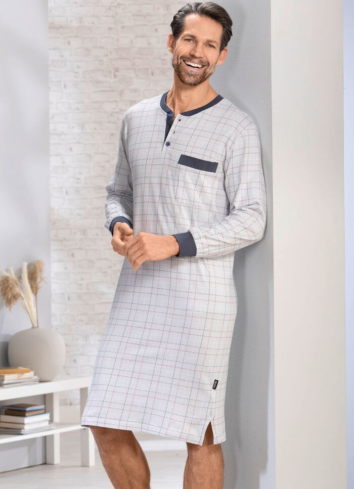 Nattlinne med knappsl&aring; och manschetter 